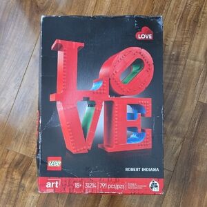 LEGO Art Red LOVE Sculpture Set